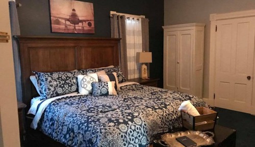 Business Suite, 1 King Bed, Fireplace, Courtyard Area