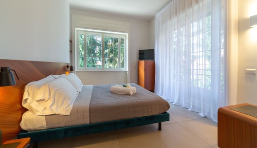 Junior Room, Balcony
