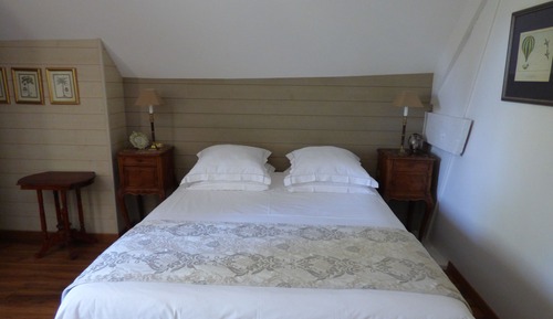Room (Charlotte)