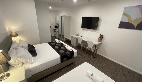 Deluxe Double or Twin Room, Private Bathroom