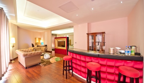 Executive Suite