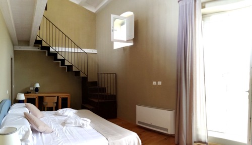 Suite, Balcony
