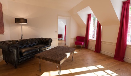 Deluxe Suite (Quartz Rose)