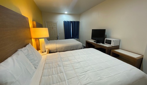Deluxe Room, 2 Queen Beds, Lake View