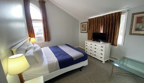 Studio Suite, Kitchenette, Lake View