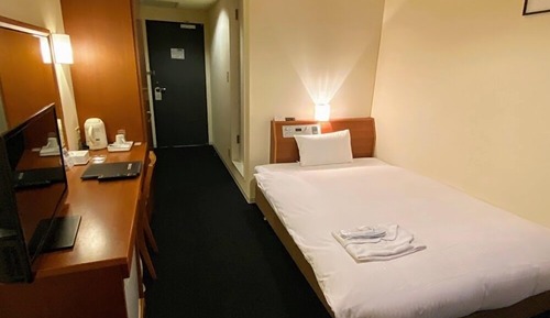 Semi Double Room, Smoking