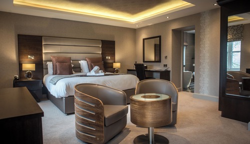 FARMHOUSE SUPERIOR SUITE.