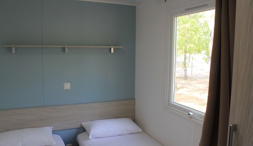 Mobile Home (9)