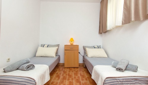 Apartment (A2)