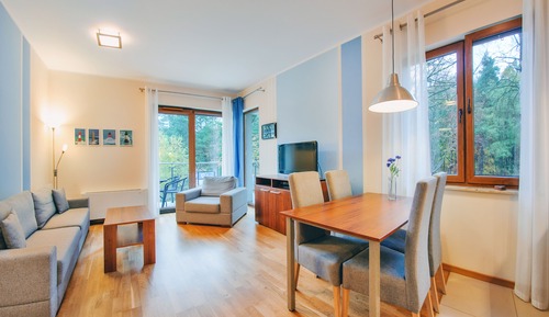 Apartment (9 Cztery Pory Roku)