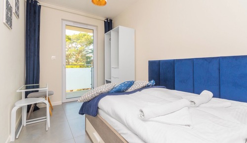 Apartment (42 B)
