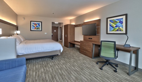 Standard Room, 1 King Bed, Accessible (Mobility Tub)