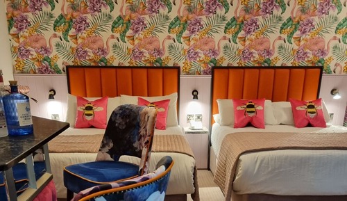Design Twin Room
