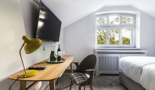 Apartment (2.2)