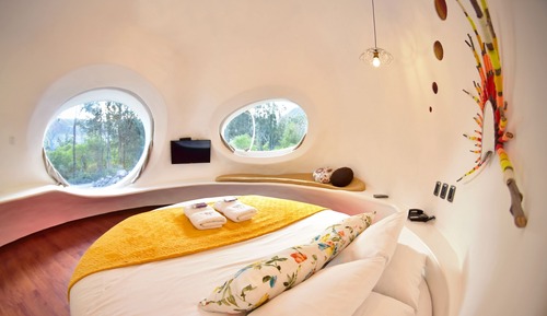 Deluxe Room, Hot Tub