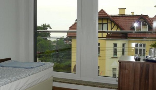 Standard Double Room (7)