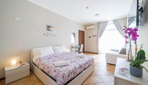 Room, 1 Double Bed with Sofa bed (COMO 4)