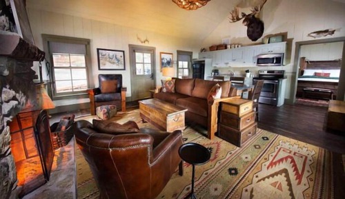 Bass Pro Two Bedroom Family Cottage ADA