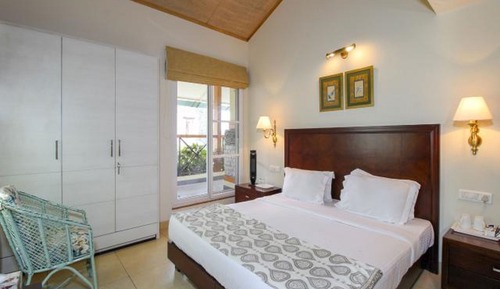 Deluxe Room, 1 King Bed, Non Smoking, City View