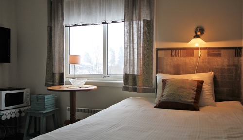 Single Room, Private Bathroom