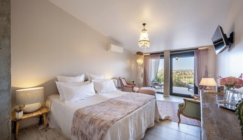 Honeymoon Suite, 1 Queen Bed, Private Bathroom, Valley View (Natura)