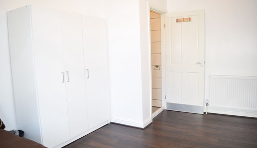 Deluxe King Ensuite