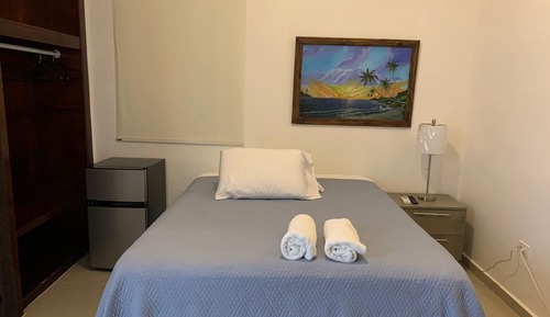 Basic Room, 1 Queen Bed