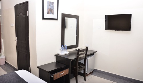 Executive Suite, 1 King Bed, Non Smoking