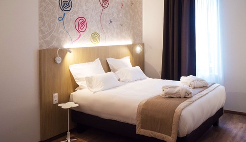 Standard Room, 1 King Bed