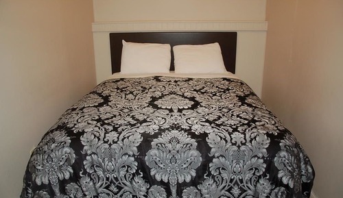 Basic Single Room, 1 Queen Bed, Non Smoking