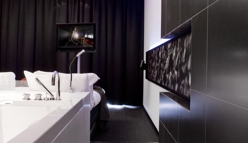 Deluxe Double Room, Bathtub