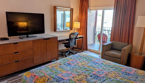 Deluxe Queen Room