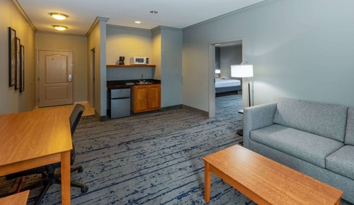 Deluxe Suite, 1 King Bed, Non Smoking