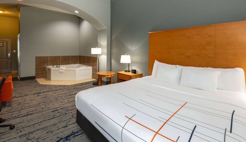 Premier Room, 1 King Bed, Jetted Tub