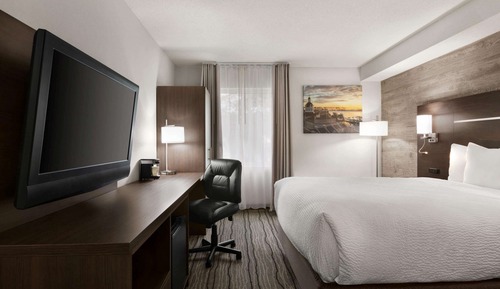 Room, 1 Queen Bed, Non Smoking (Wheelchair Accessible)
