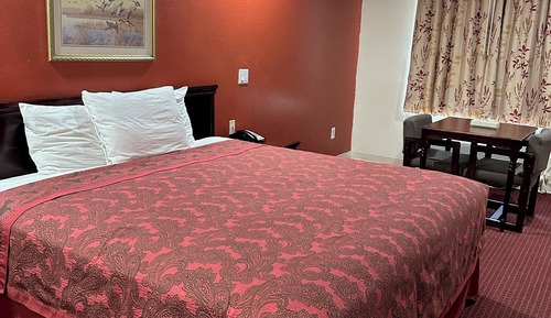 Standard Room, 1 King Bed, Accessible, Non Smoking