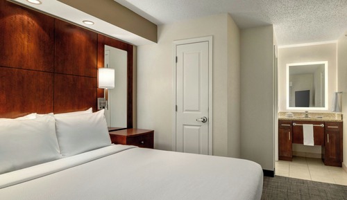 Suite, 2 Bedrooms (Mobility/Hearing Accessible, Tub)