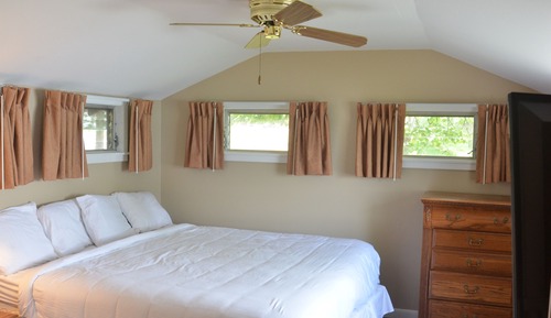 Cabin (Open Bedroom East)