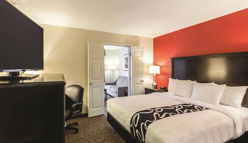 Suite, 1 King Bed, Non Smoking