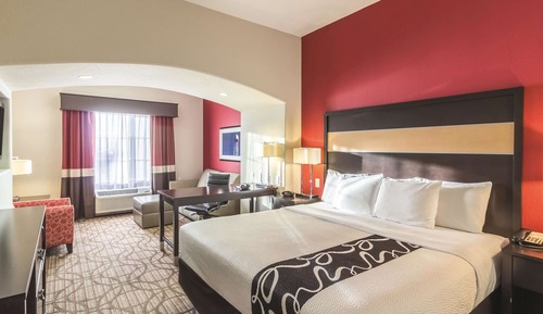 Deluxe Room, 1 King Bed, Accessible, Non Smoking (Mobility/Hearing Impaired Accessible)
