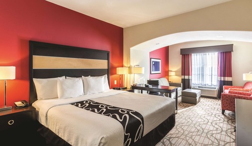 Deluxe Suite, 1 King Bed, Non Smoking
