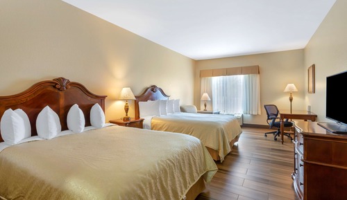 Standard Room, 2 Queen Beds, Non Smoking, Refrigerator & Microwave (Pet Friendly)