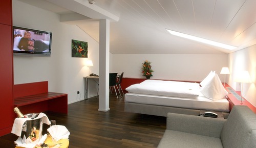 Comfort Room, 2 Twin Beds (with Sofabed)