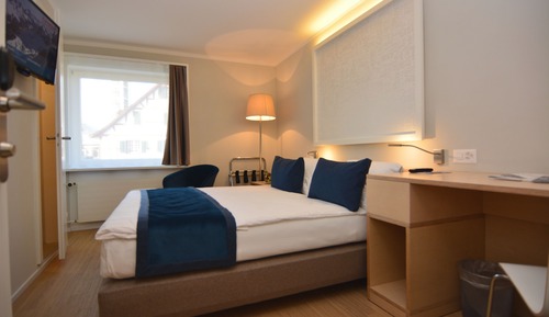 Standard Room, 1 Queen Bed