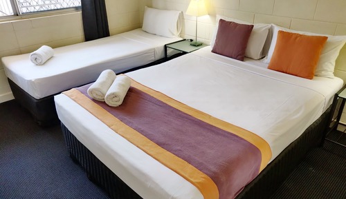 Queen Standard 1 Bedroom Apartment (2nd Floor)