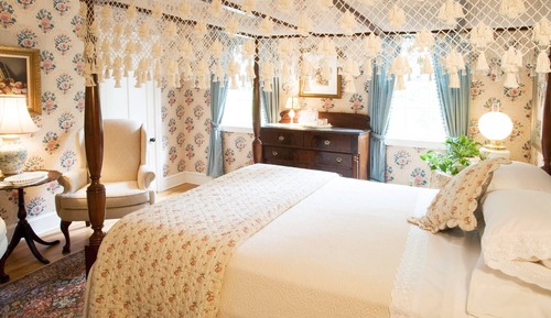 Suite, Private Bathroom (Ruffles Suite)