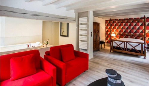 Junior Suite, Jetted Tub (Privilege )