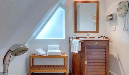 Room (Paquebot)
