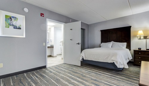 Studio, 2 Queen Beds, Accessible, Kitchen (Mobiltity, Roll-In Shower)