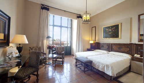 Standard Twin Room